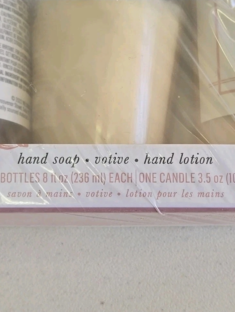 Williams Sonoma Pink Grapefruit Hand Soap & Lotion Gift Set Lotion, Candle, Soap - Picture 3 of 3